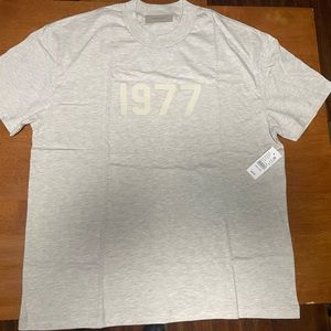 Fear of god Essentials 1977 T-shirt Light Oatmeal